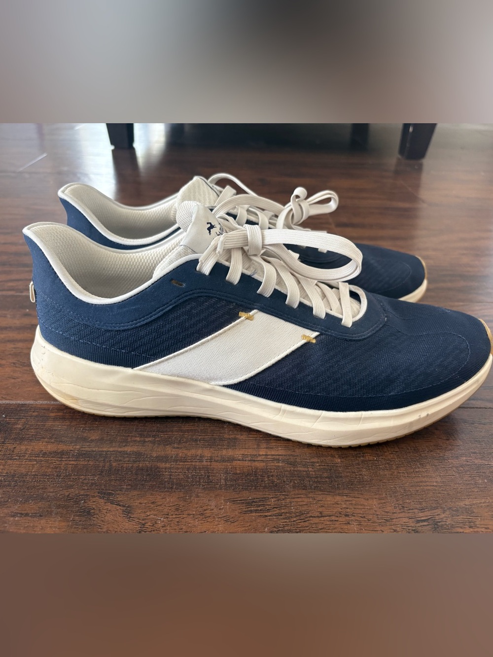 Tracksmith Eliot Runner in navy size Men 13, Women 14.5